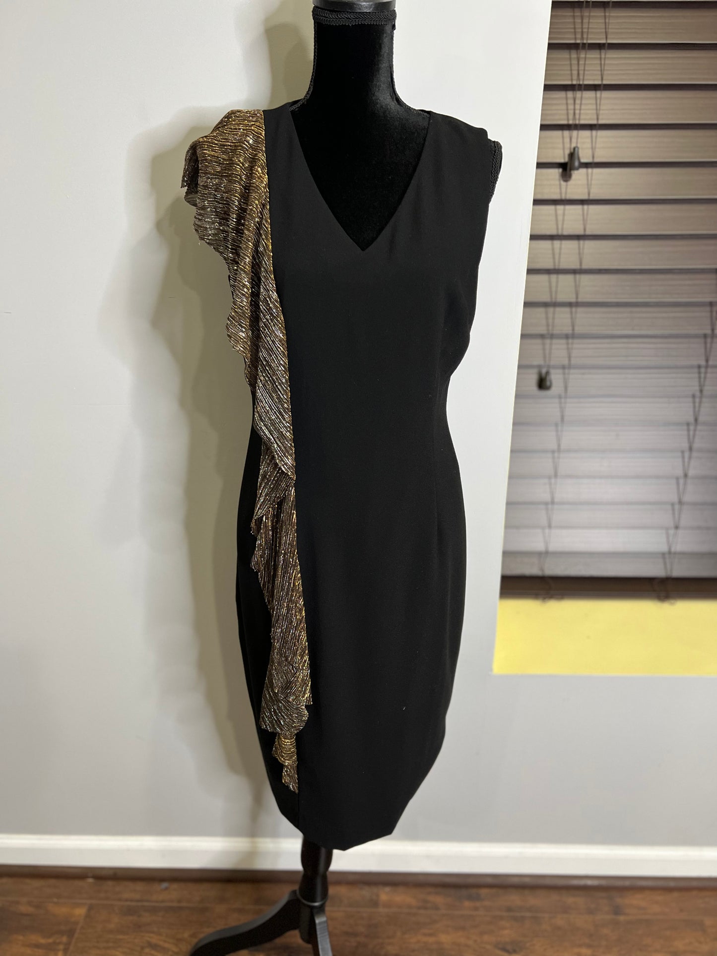 Black Sheath w/Gold Accent